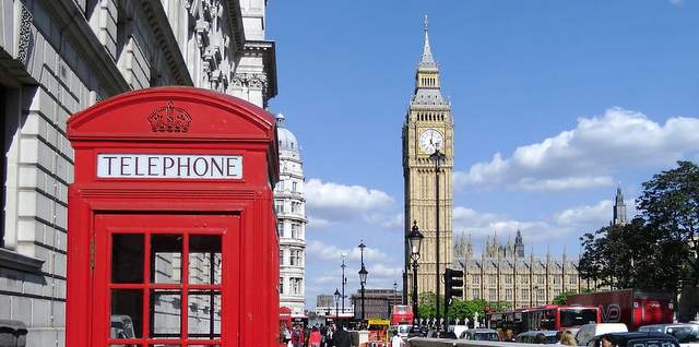 Cabina telefonica e Big Ben Londra